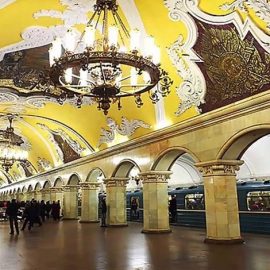 Στάση μετρό Komsomolskaya, δείγμα εντυπωσιακής διακόσμησης στο μετρό της Μόσχας