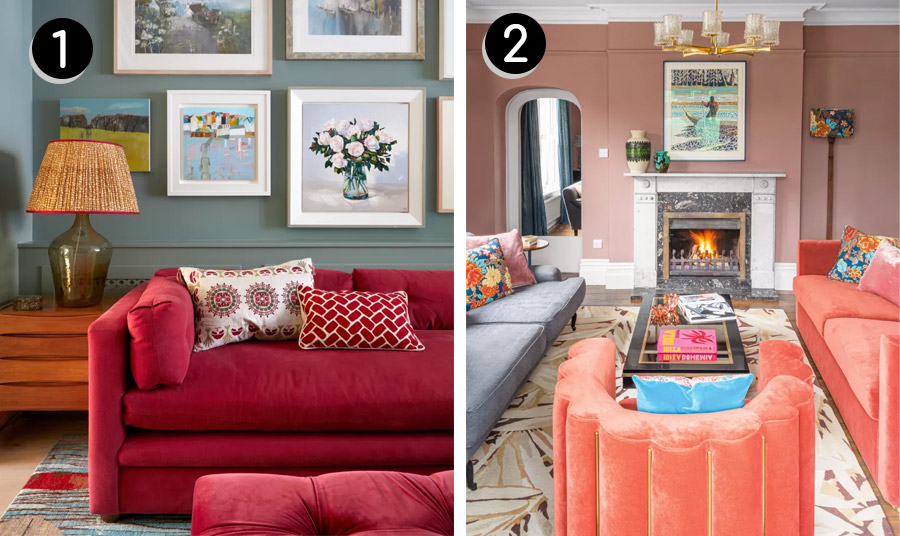 Ένας κόκκινος καναπές και μαξιλάρια σε ένα κλασικό σαλόνι με vintage έργα τέχνης // «Καμμένο» ροζ στου τοίχους, καθιστικό με πορτοκαλί καναπέδες λευκό με μοντέρνες γραμμές και ρετρό κεντήματα στον αμπαζούρ και στα μαξιλάρια 