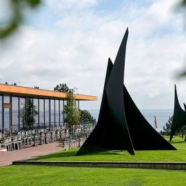 Το Louisiana Museum of Modern Art στη Δανία είναι ένα από τα ωραιότερα μουσεία μοντέρνας Τέχνης στον κόσμο. Η έκθεση για τα κεραμικά του Πικάσο είναι μία σπουδαία αφορμή για να το γνωρίσετε