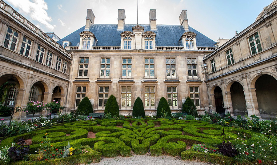 To μουσείο με τους υπέροχους κήπους του PHOTO MUSEUMS.EU