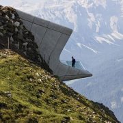 Το μουσείο Messner Mountain Museum Corones «κρέμεται» από τη βουνοπλαγιά στο όρος Kronplatz στο νότιο Τιρόλο