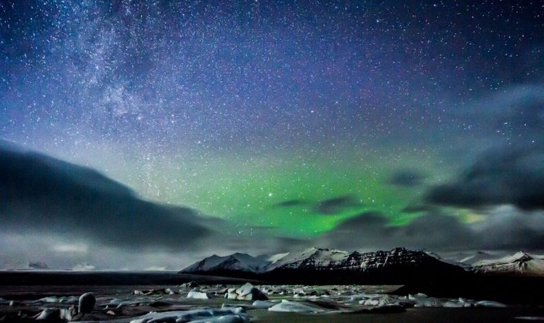 Δεν υπάρχει καλύτερο μέρος στον κόσμο από την παγωμένη Ισλανδία για να γιορτάσει κανείς το χειμερινό ηλιοστάσιο και να υποδεχτεί τον χειμώνα