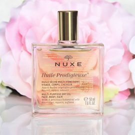 Huile Prodigieuse®, ξηρό λάδι περιποίησης για πρόσωπο-σώμα και μαλλιά με μοναδική υφή και υπέροχο άρωμα. Θρέφει, επανορθώνει και χαρίζει μοναδική απαλότητα με 6 φυτικά έλαια και βιταμίνη Ε. Χωρίς συντηρητικά.