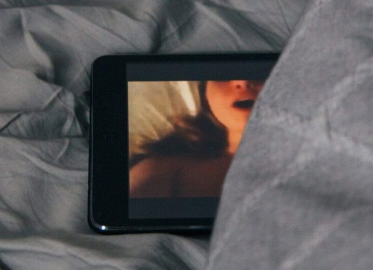 OnlyFans: Μία ματιά στην πορνεία της διπλανής πόρτας