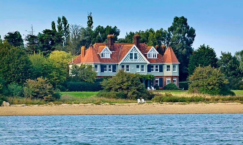 Το Captain?s House πάνω στην παραλία