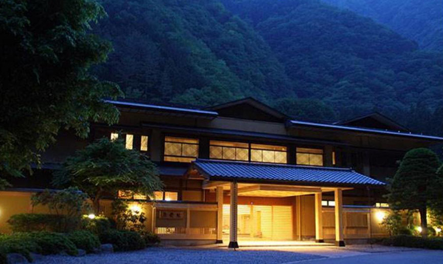 PHOTO NISHIYAMA ONSEN KEIUNKAN 