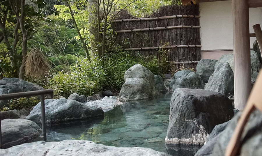PHOTO NISHIYAMA ONSEN KEIUNKAN 