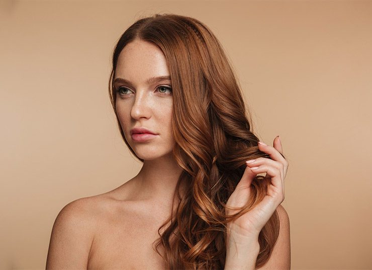 Παράγοντες που προκαλούν αλλαγές στα μαλλιά και πώς να τις διαχειριστείτε