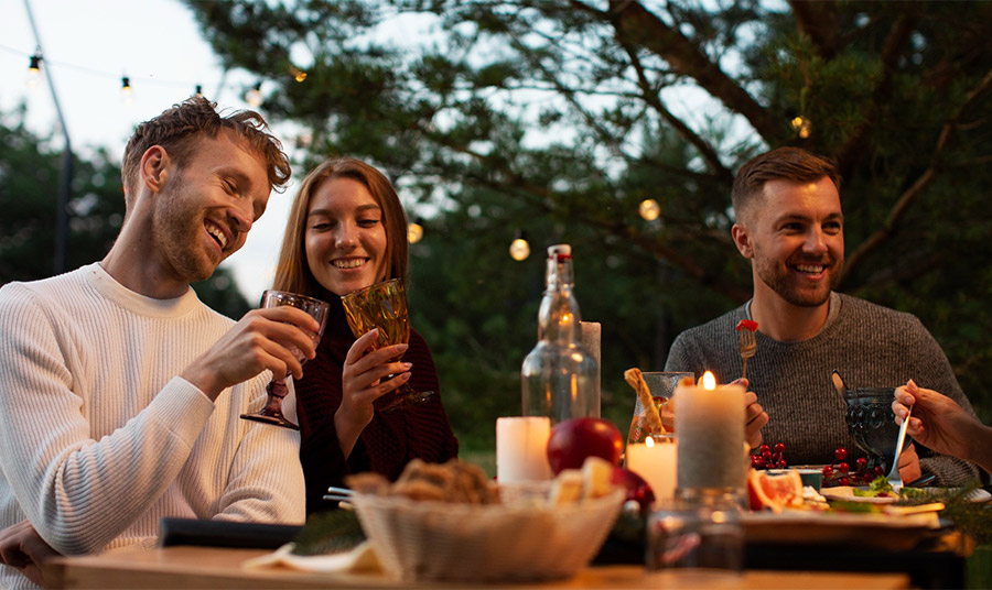 Άνοιξη: Καιρός για πικ-νικ ή προτάσεις για φαγητό έξω! Γιατί κάνει τόσο καλό στην ψυχική μας υγεία;