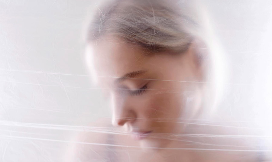 Το ψυχικό κόστος της εμμηνόπαυσης – τι πραγματικά νιώθουν οι γυναίκες