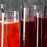 Κοκτέιλ κρασιού με χυμό ρόδι και βανίλια