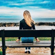 Δεν έχετε σχεδόν καθόλου φίλους στη ζωή σας; Τι μπορεί να φταίει;