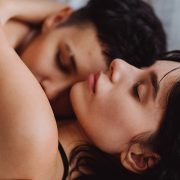 Sexsomnia: Τι σημαίνει και πώς αντιμετωπίζεται;