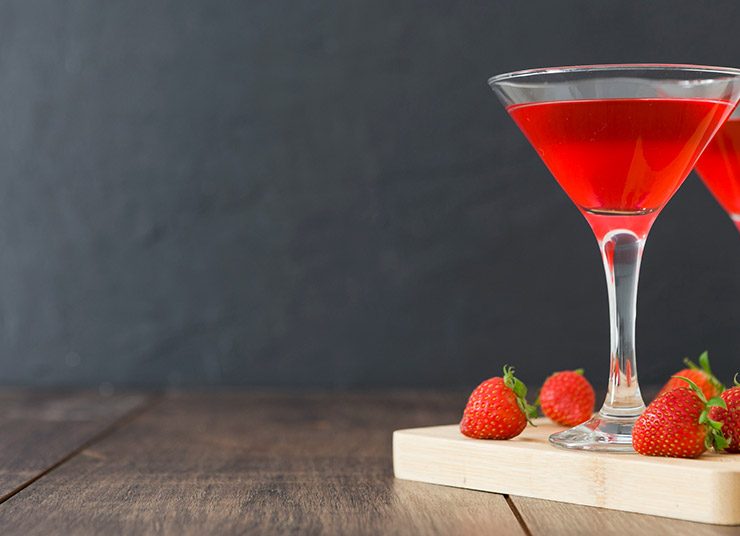 Σπιτικό λικέρ φράουλας με δύο τρόπους