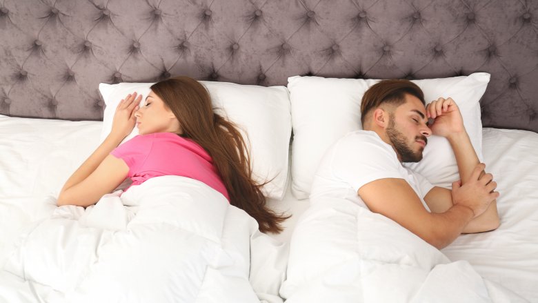 Πλάτη με πλάτη: απόλαυση της ανεξαρτησίας