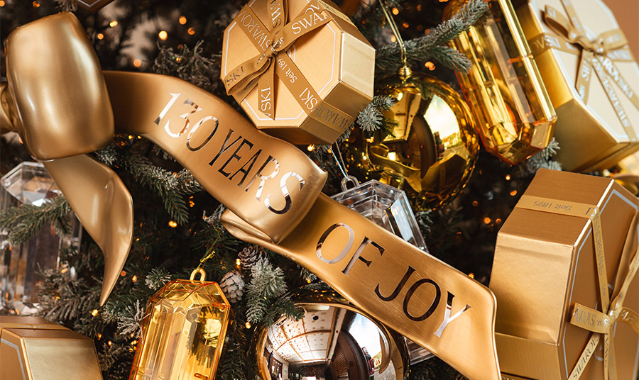 Η Swarovski γεμίζει την Αθήνα με γιορτινό φως!