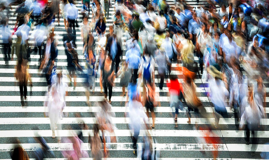Τα πάρκα αγχώνουν τους άνδρες και τα στενά δρομάκια τις γυναίκες: ποια συναισθήματα ξυπνά η πόλη;