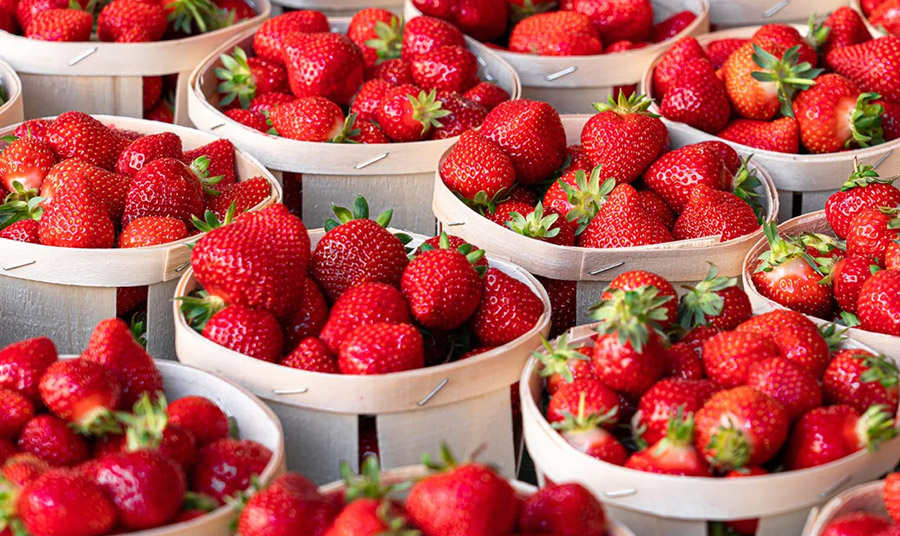Πώς να αγοράσετε τις καλύτερες φράουλες και πώς να τις διατηρήσετε