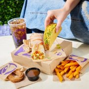 Το Taco Bell ανοίγει το πρώτο κατάστημα στο Χαλάνδρι