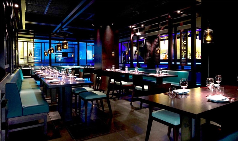 Το πιο hip γιαπωνέζικο εστιατόριο στο Μέιφερ του Λονδίνου, το Hakassan διαδραματίζει τον ρόλο του στη ζωή του Χιου Γκραντ