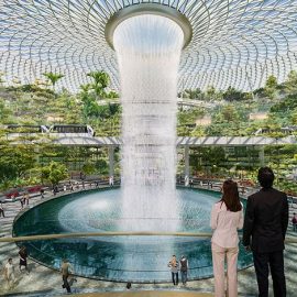 Ο μεγαλύτερος εσωτερικός κήπος της Σιγκαπούρης με έναν καταρράκτη, με την ονομασία Rain Vortex, ύψους 40 μέτρων θα ανοίξει το 2019