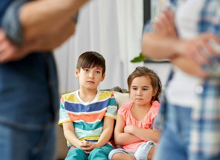 Οι 3 τύποι παθητικών-επιθετικών γονέων - και τι κάνει ο θυμός τους στα παιδιά ακόμα και ως ενήλικες