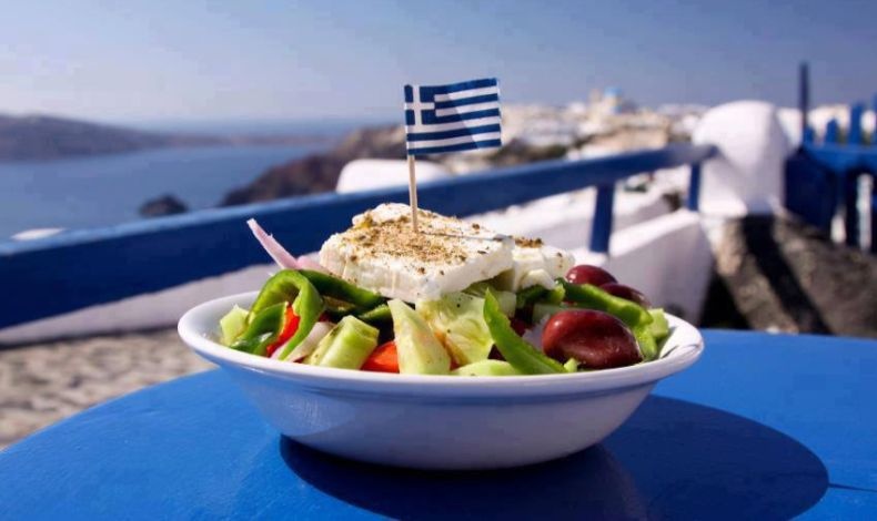 Η πατρίδα της θρυλικής χωριάτικης σαλάτας και της κρητικής κουζίνας που επικράτησε να λέγεται μεσογειακή, είναι ένας από τους πιο «υγιεινούς» προορισμούς στον κόσμο!
