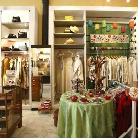Στο Cavalli e Nastri στο Μιλάνο θα βρείτε εξαιρετικά vintage κομμάτια, από ρούχα και αξεσουάρ μέχρι παπούτσια και τσάντες