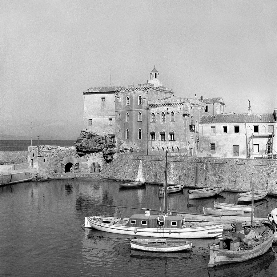 Joan Leigh Fermor ©Joan Leigh Fermor Estate The National Library of Scotland