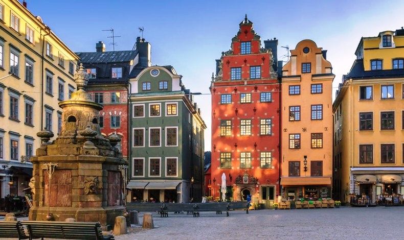 Η παλιά πόλη της Στοκχόλμης είναι ιδανική για καλοκαιρινές βόλτες