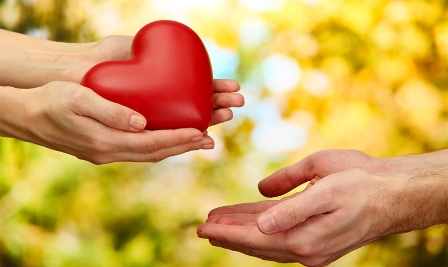 Δύο σημάδια ότι «δίνετε υπερβολικά πολλά» στην ερωτική σχέση σας