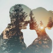 Τα 4 ζώδια που δεν θα τα παρατήσουν ποτέ σε μια σχέση